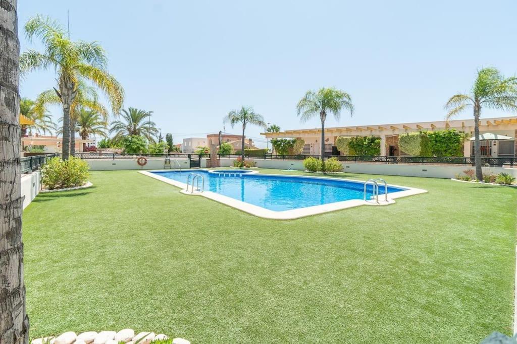 Magnifico Adosado Con Piscina Y Barbacoa Villa Campoamor Kültér fotó