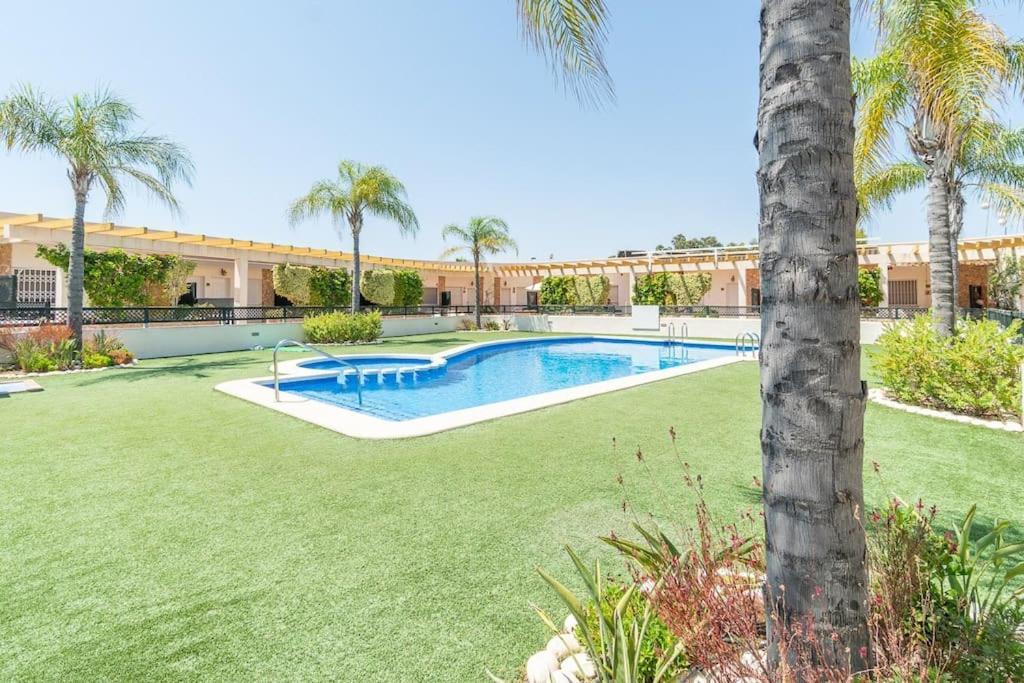 Magnifico Adosado Con Piscina Y Barbacoa Villa Campoamor Kültér fotó