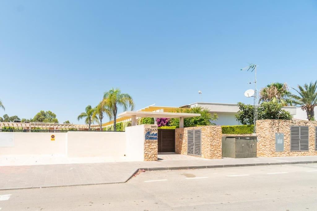 Magnifico Adosado Con Piscina Y Barbacoa Villa Campoamor Kültér fotó